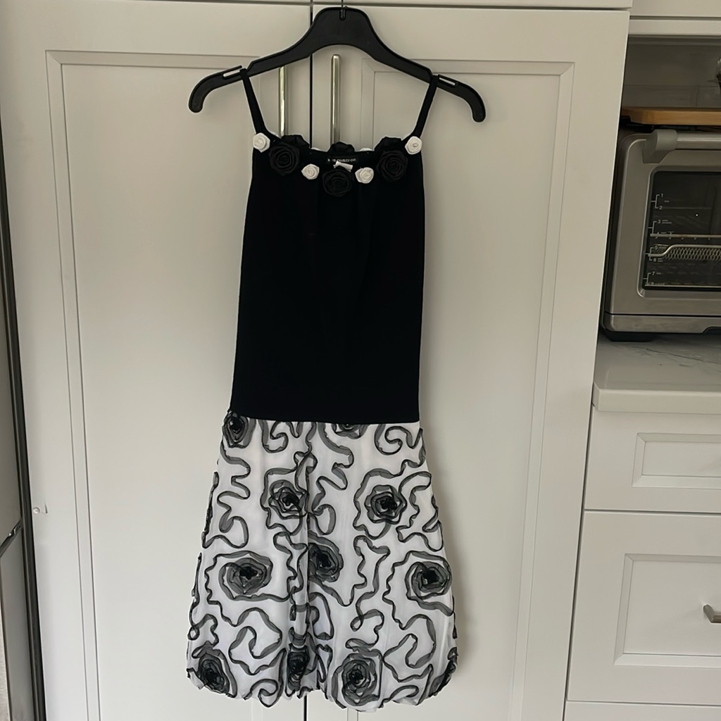 New Girls Special Occasion Dress Black And White Rosettes Around Neckline